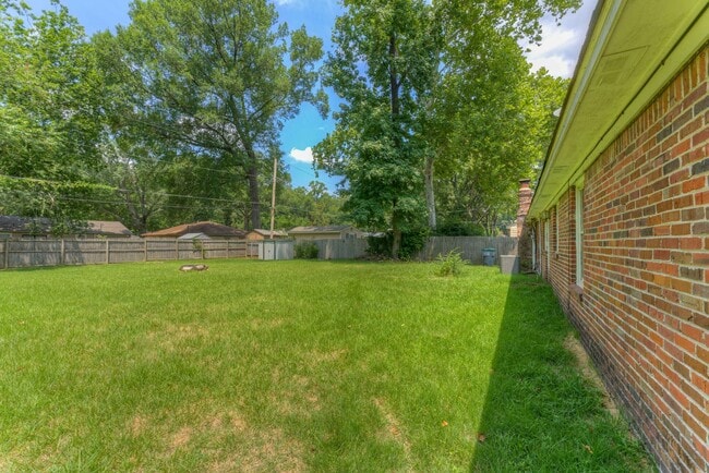 Building Photo - 1261 W Perkins Rd