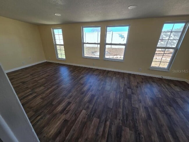 Building Photo - 36627 Eiland Blvd