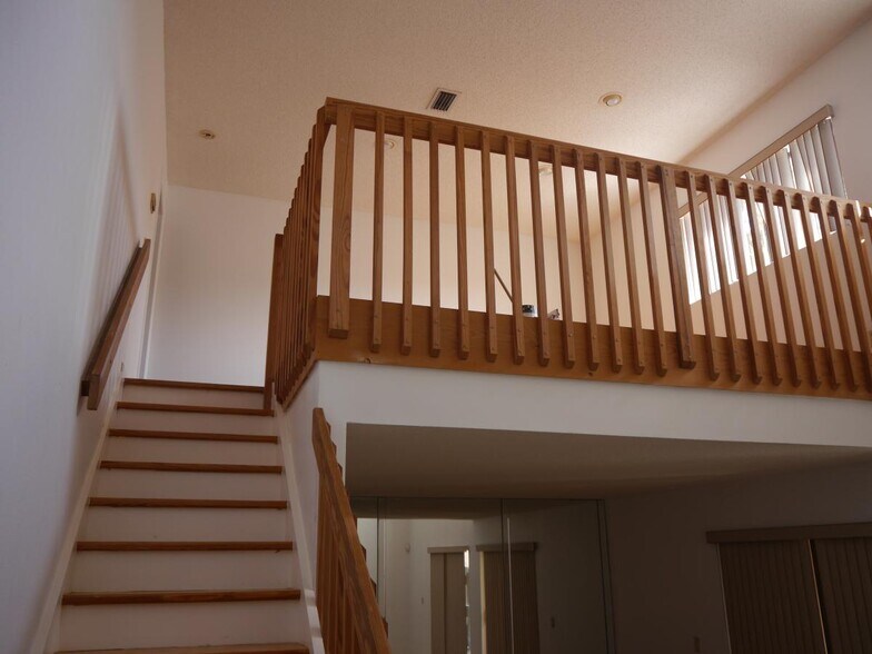 loft - 6558 NW 172nd Ln
