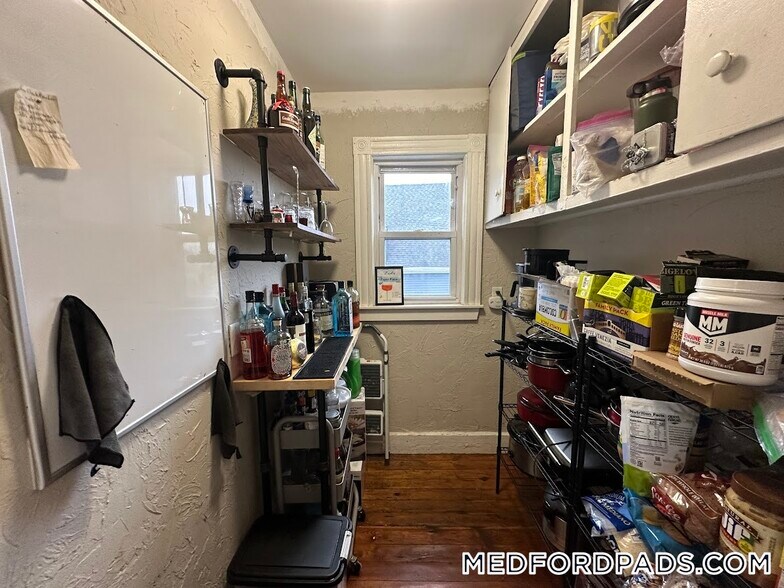 Building Photo - 9 Medford St