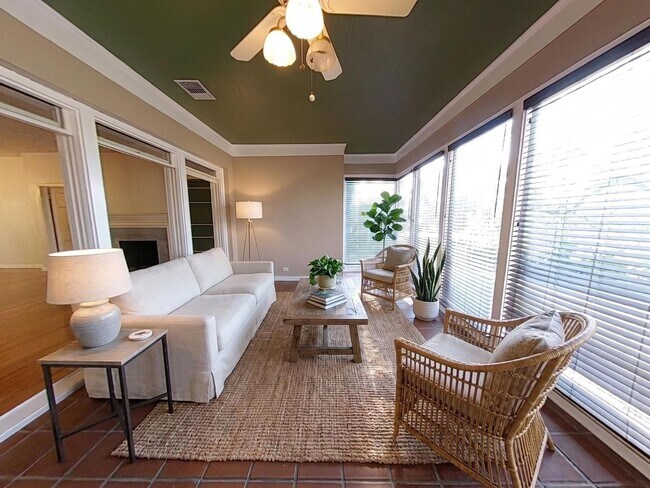 Building Photo - Bel Meade Beauty with Heated Pool and Hot-tub