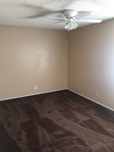 Building Photo - Spacious 3 bedroom Home for Rent
