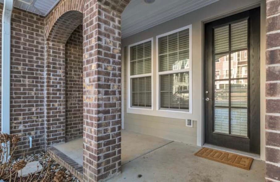 private entry - 1000 Vintage Green Ln