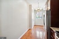 Building Photo - 528 S 13th St