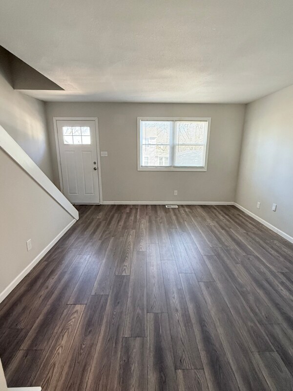 Building Photo - 1428 6th Ave