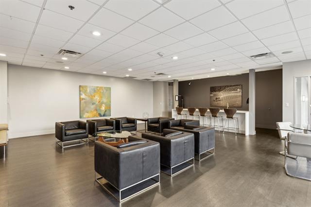 Building Photo - 1200 Main St