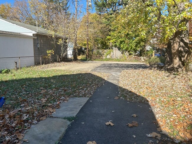 Building Photo - IMMACULATE - Clark / Fulton Area - 3 Bedrooms - 3 Baths - Single Family Home