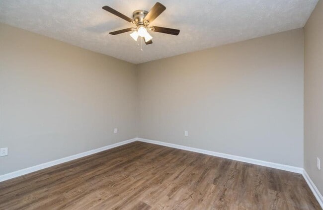 Building Photo - 431 Garden City Dr