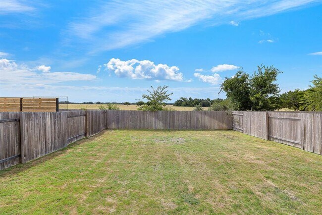 Building Photo - 120 Longmount Cv