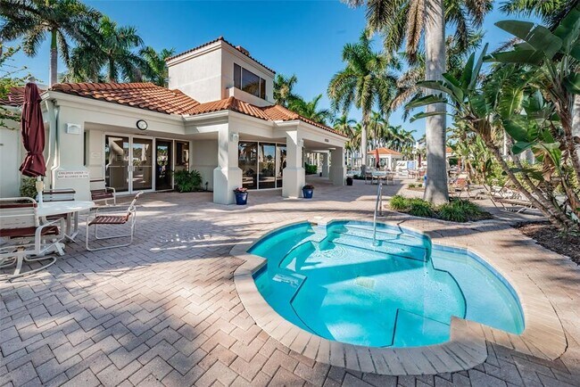 Building Photo - 6105 Bahia Del Mar Cir