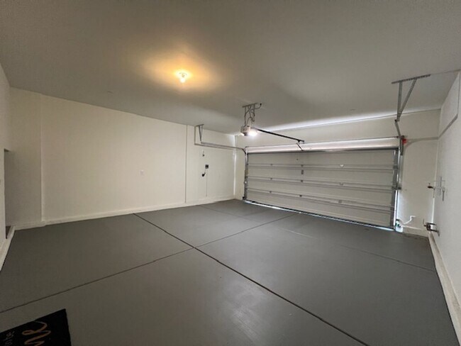 Building Photo - FULLY FURNISHED!!! beautiful 3 bedroom 2 and half bath home is located in the Symmetry Bay Cadenc...