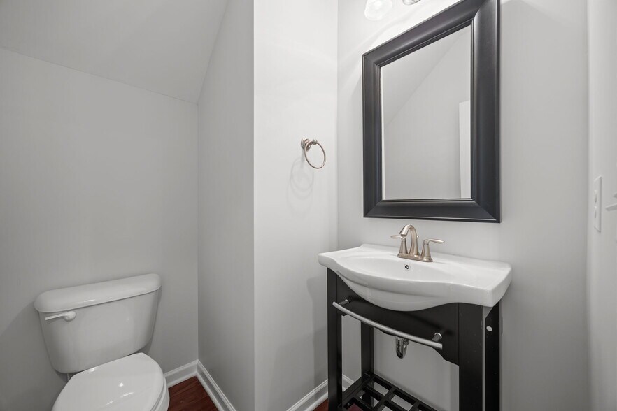 POWDER ROOM - 1319 Rodessa Run