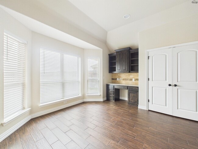 Building Photo - 4806 Falcon Crest Blvd