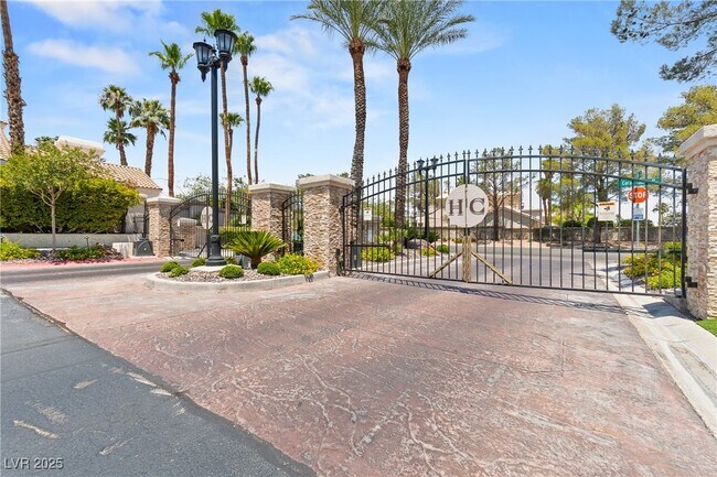 Building Photo - 3004 Sun Lake Dr
