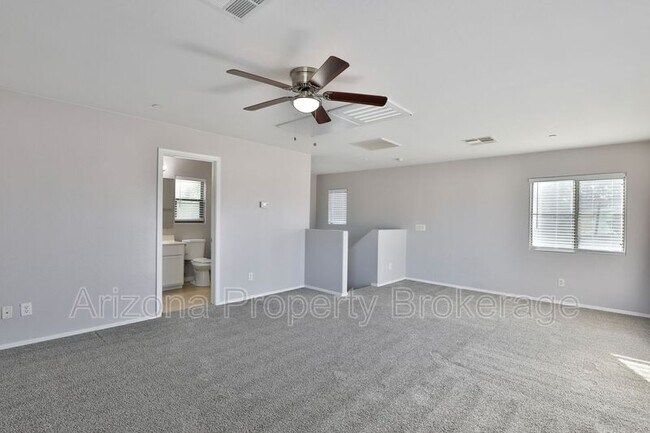 Building Photo - 3879 E Santa Fe Ln