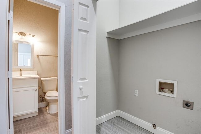 Building Photo - 5201 Eastside Ave