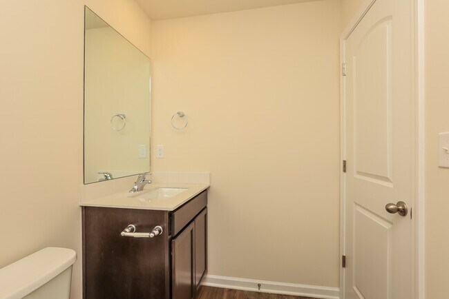 Building Photo - 2 Bedroom in La Vergne!