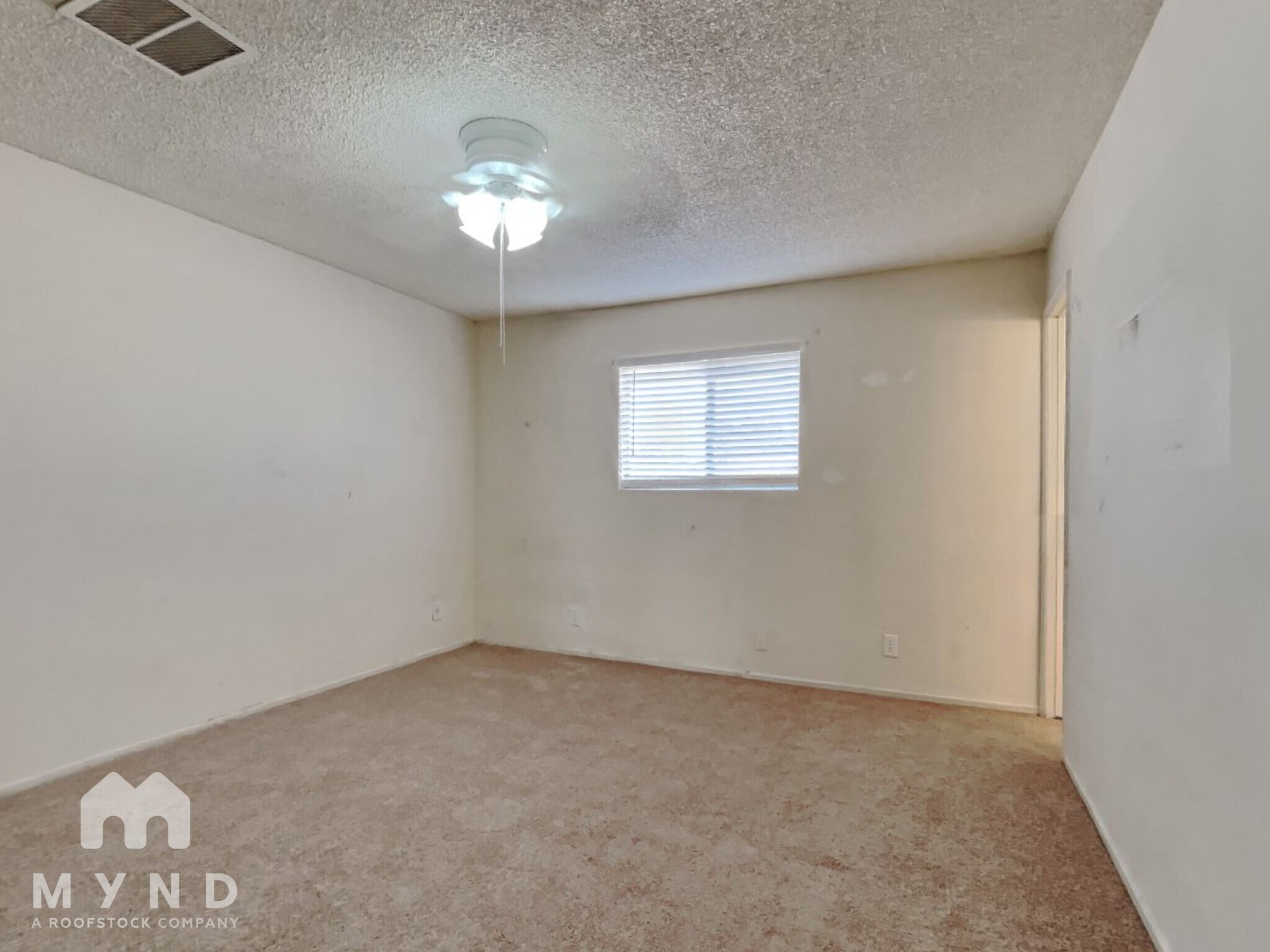 Building Photo - 644 S Hill