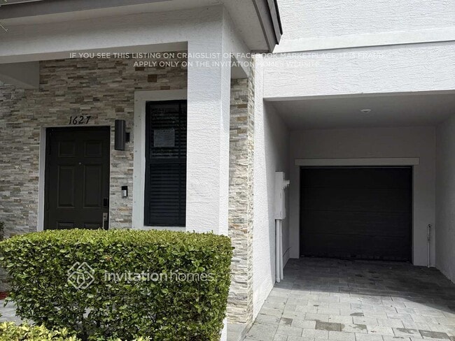 Building Photo - 1627 SW 29th St