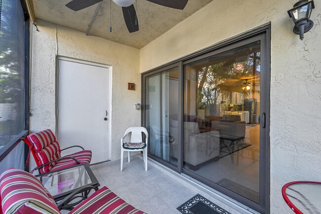 Building Photo - 138 S Cypress Rd