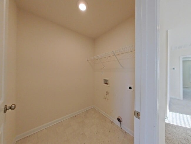 Building Photo - 518 Count Fleet Ct