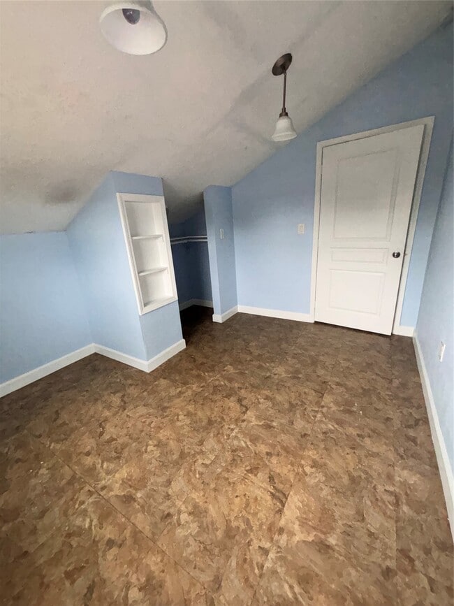 Building Photo - 7301 Ave