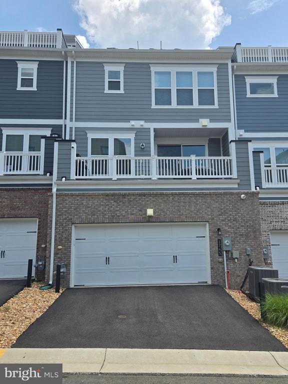 Building Photo - 1745 Riverbluff Ave