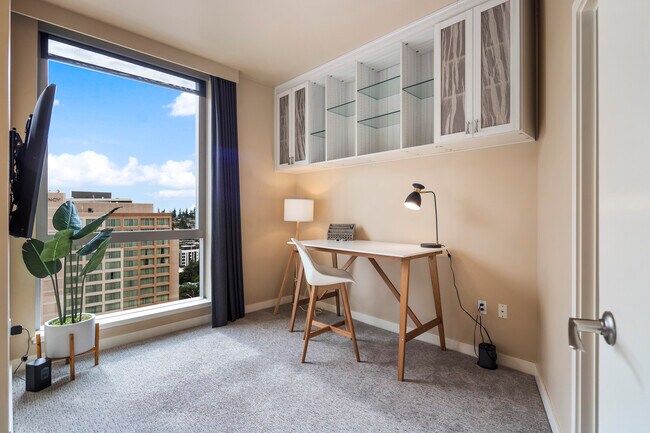 2nd bedroom makes for great office - 10610 NE 9th Pl