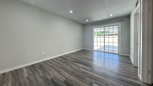 Building Photo - 1177 Springbrook St