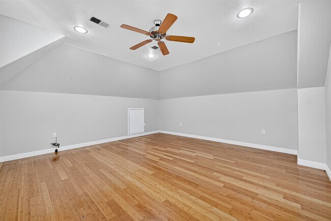 Building Photo - 13819 Lakeview Meadow Dr