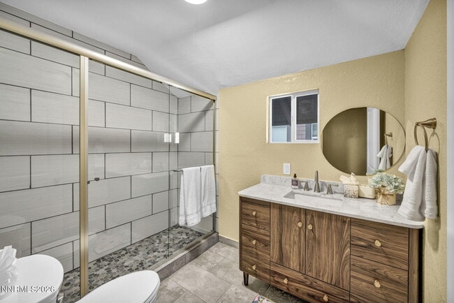 Building Photo - 33 W 8th St