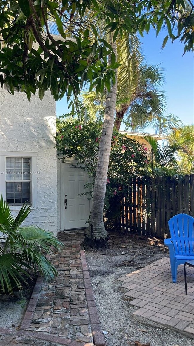 Building Photo - 315 Eucalyptus St