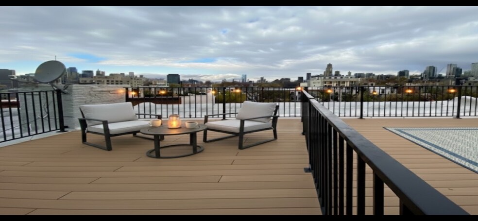 Building Photo - 172 Union St