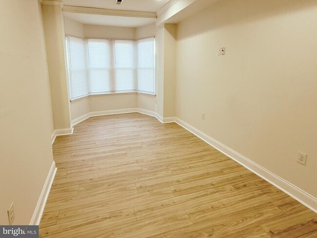 Building Photo - 714 Dolphin St