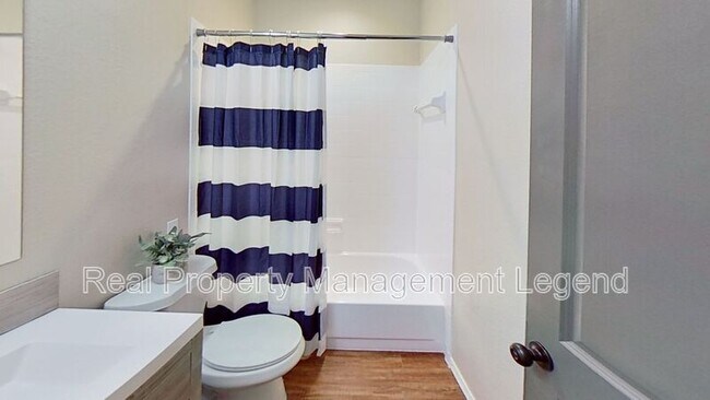 Building Photo - 3740 Racquet Ct