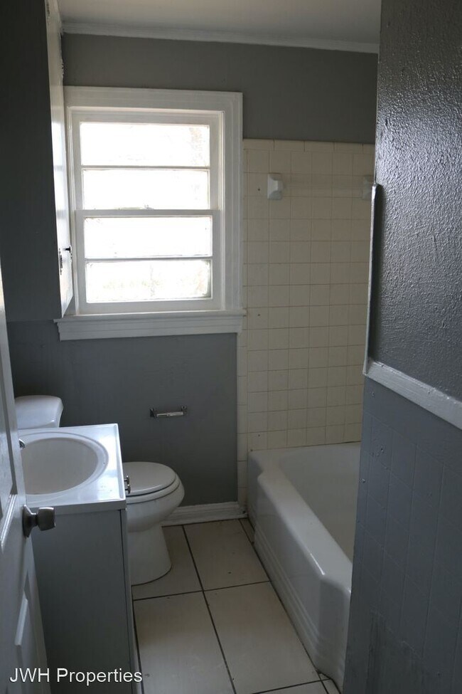 Building Photo - 3 br, 1 bath House - 3203 Wagner St