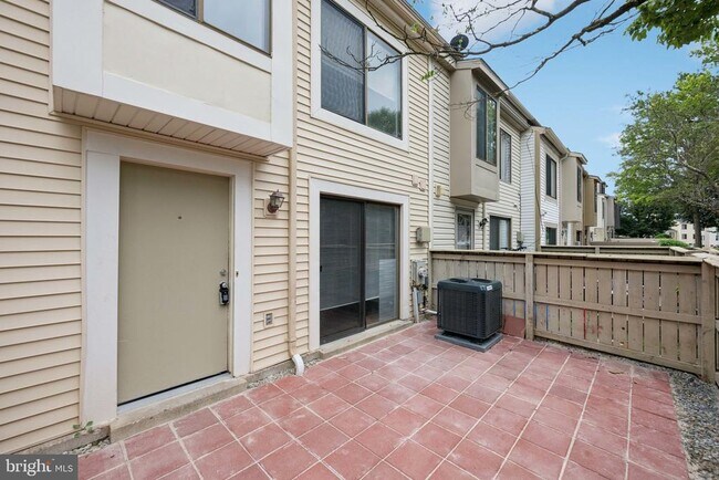 Building Photo - 9287 Chadburn Pl