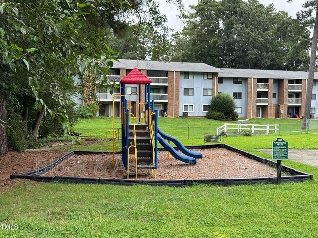 Building Photo - 1222 Teakwood Pl
