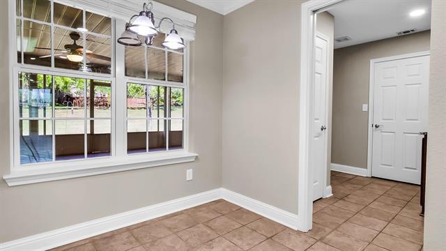 Building Photo - 3900 Montecito
