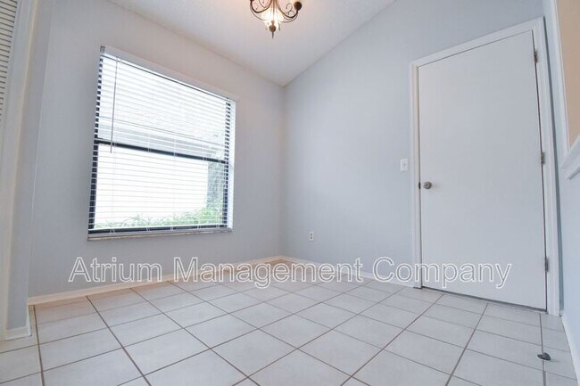 Building Photo - 277 Lakebreeze Cir