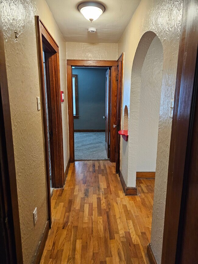 Building Photo - 2 N Benton St