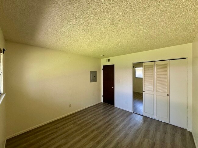 Building Photo - Citrus Heights 2BD/1BA with Community Pool