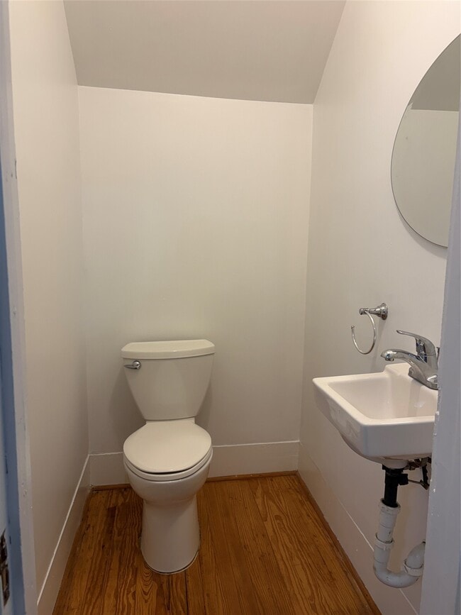 Building Photo - 1719 Dunlavy St