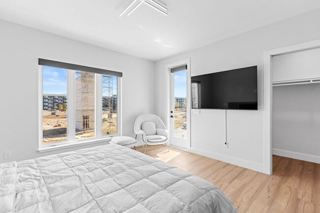 Building Photo - Exclusive Townhome in The Vue at Celebration Pointe