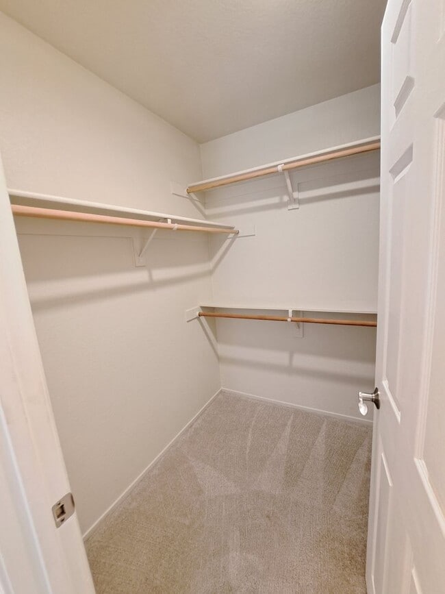 Building Photo - 354 Bradley Dr