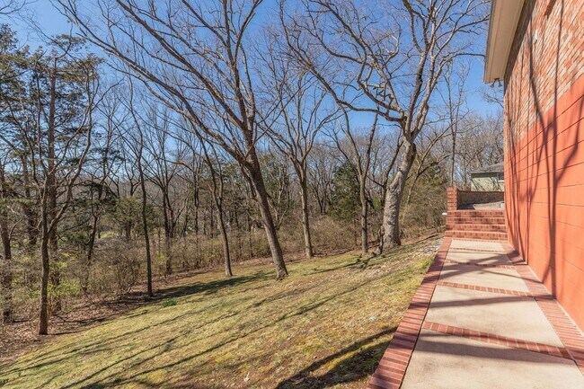 Building Photo - Shy's Hill Road Rental