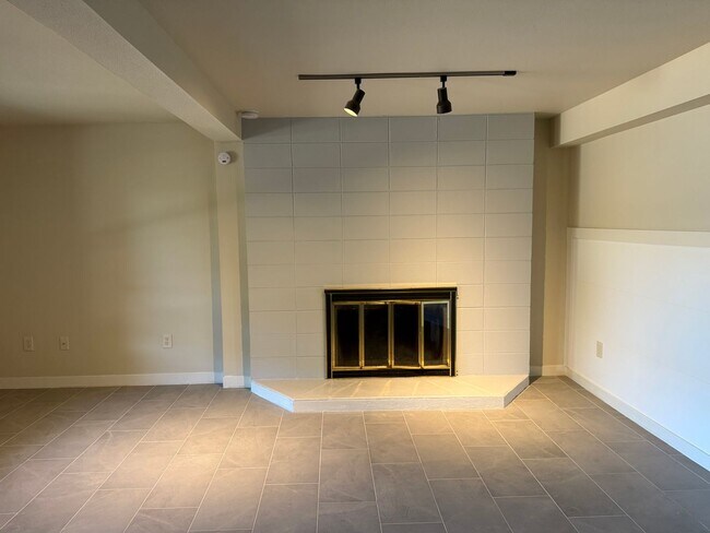 Building Photo - 5711 Black Lake Belmore Rd SW