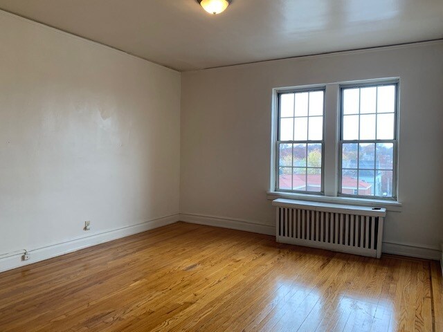 Building Photo - Tudor Court Condominiums