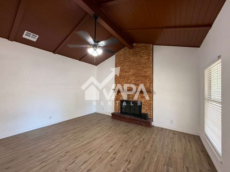 Building Photo - 6615 Cromer