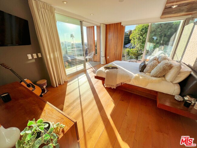 Building Photo - 7650 Curson Terrace